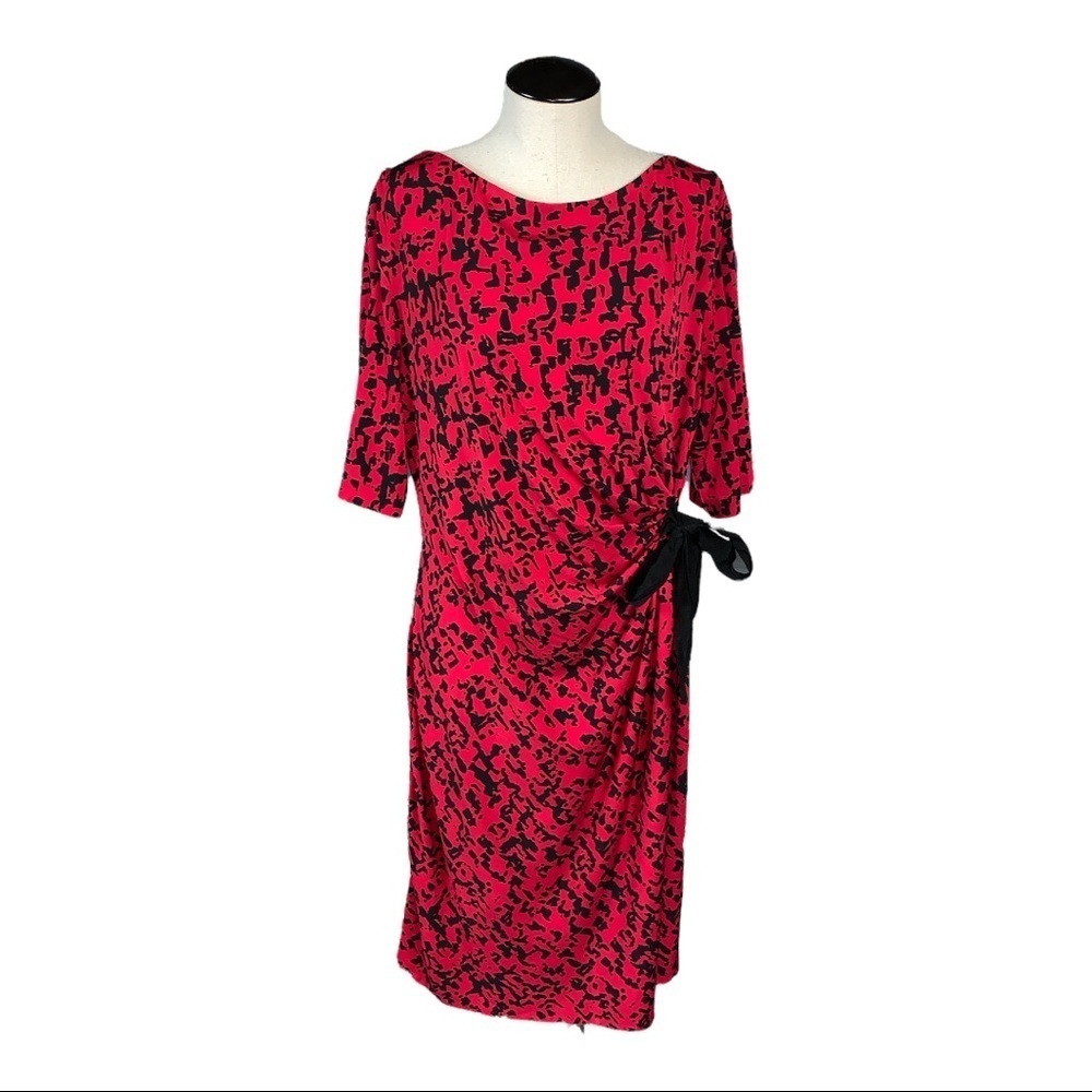 Just Taylor dress size 10 red black shirt sleeve knee length side tie ruched